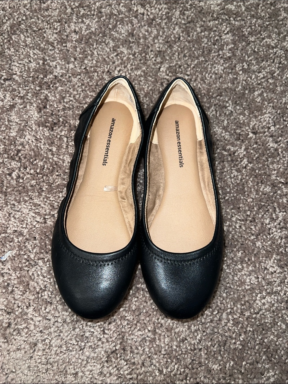 Amazon Essentials Black Round-Toe Women's Ballet Flats